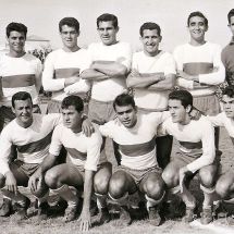 Formación blanquiazul en la visita a Melilla. De izquierda a derecha, Grisaleña, Álvaro, Molina, Martínez, Felipe, Borredá, Javier (de pie), Paquillo, Pilín, José Juan, Morín y Santiago (ACAN)