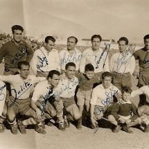 Formación del Tenerife en el partido celebrado en Melilla. De izquierda a derecha. Cabañas, Perla, Chicho, Servando, Villar, Cuco (de pie), Tomás, Julito, Antonio, Isal, Bolea y Paquillo (ACAN)