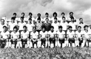 Plantilla del CD Tenerife en la temporada 1985-1986, todavía con Milosevic alfrente del primer equipo (ACAN)