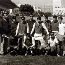 Los expedicionarios del Tenerife, de vuelta a la isla. De izquierda a derecha, Joseíto Iglesias, Pablo Llanos, Álvaro, Felipe, Navarro, Martín, Dorta, Molina, Morín, Erasto (de pie), José Juan, Gilberto, Godoy y Rogelio Alberto (ACAN)