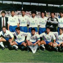 El Tenerife cierra el curso 90/91 en El Plantío midiéndose al Burgos. De pie: Blas Ramón Almenara (médico), Rommel, Toni, Manolo Hierro, Marsol Arias, Manolo, Francis, José Juan (delegado). Agachados: Moisés (portero suplente), Torrecilla, Felipe, Toño, Martino y Revert.