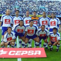 Última alineación del Tenerife 01-02, cuando recibió al Athletic Club. Forman: Lussenhoff, Martí, Jaime, Julio Iglesias, Alexis, Marioni (de pie); Basavilbaso, Bino, Fuertes, Manel y Simutenkov.