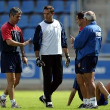 David Amaral, el portero Álvaro Iglesias, Sesé Rivero y Martín Marrero, en un entrenamiento de la temporada 03-04.